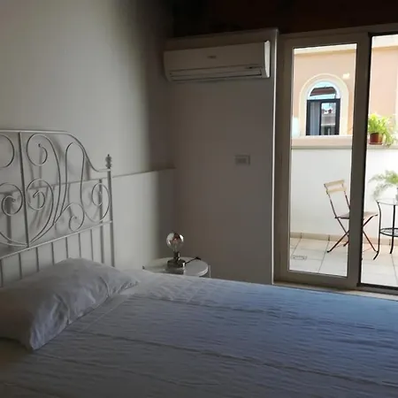 Benedetto Cairoli Konukevi Bari